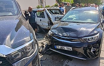 Malatya'da Kaza: Savrulan Araç 4 Araca Çarptı