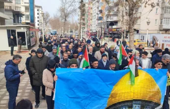 Malatya'da Kudüs İçin Yürüyüş: Yüzlerce Kişi Mescid-i Aksa'ya Destek İçin Bir Araya Geldi