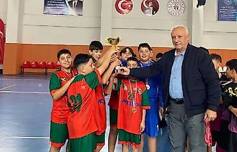Malatya'da Minik Hentbolcuların Cumhuriyet Bayramı Heyecanı