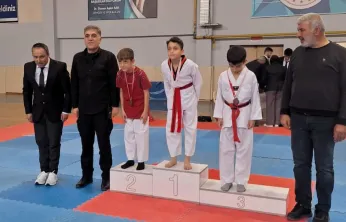 Malatya'da Minik Sporcular Cumhuriyet Bayramı'nı Madalya Sevinciyle Kutladı