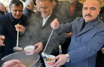 Malatya'da Miraç Kandili Bereketi: Ülkü Ocakları'ndan Vatandaşlara Aşure