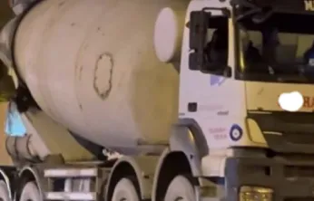 Mikserin İçine Düşen Sürücü Olay Yerinde Can Verdi