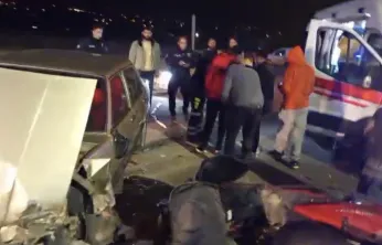 Motosiklet sürücüsü ağır yaralandı, otomobil sürücüsü kazadan sonra kaçtı