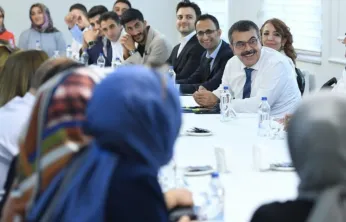 Öğretmenlere Çifte Takvim: İl İçi ve İller Arası Atamalar Ayrıldı