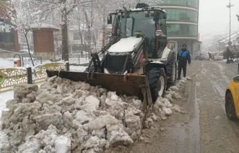 Pütürge'de Kar ve Fırtına Hayatı Zorlaştırıyor