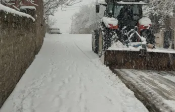 Pütürge'de kar yağışı başladı, Belediye ekipleri seferber oldu