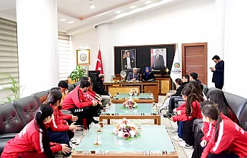 Şampiyon sporculara anlamlı kabul