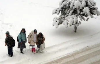 Şiddetli Kar Yağışı Nedeniyle 25 İlde Eğitime Ara Verildi