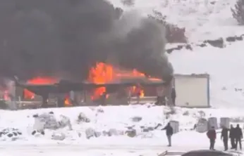 TOKİ Şantiyesinde Korkutan Yangın: 4 Konteyner Zarar Gördü