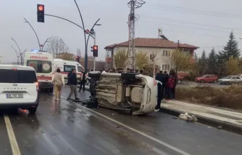 Topsöğüt'te Zincirleme Kaza 5 Yaralı