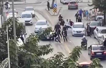 Trafikte Yaşanan Kavga Cep Telefonu Kamerasına yansıdı