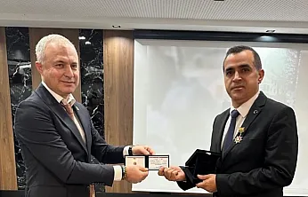 Türk Dünyasına Akademik Hizmete Onur Madalyası