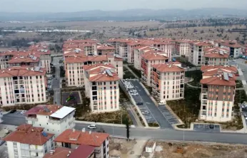 Yeşilevler Sitesi Yeniden İnşa Edildi, Hak Sahiplerine Teslim Edildi