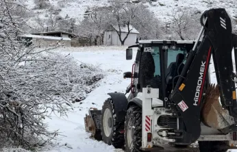 Yeşilyurt Belediyesi Kar Mesaisini 7/24 Sürdürüyor