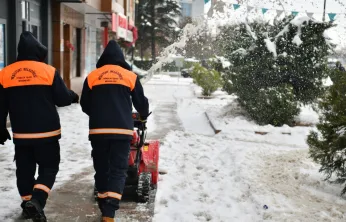Yeşilyurt Belediyesi'nden Karda Kesintisiz Hizmet