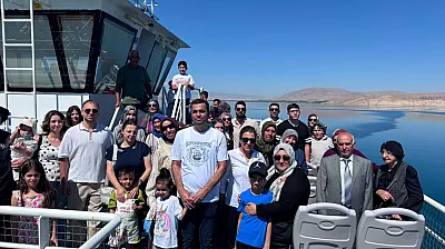 EMŞAV'dan Şehit ve Gazi Ailelerine Anlamlı Kitap Kulübü Etkinliği