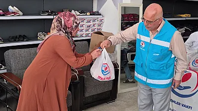 Malatya'da 80 Yetim Aileye Kırtasiye ve Kırmızı Et Yardımı
