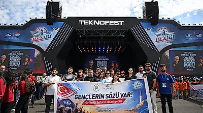 Yeşilyurt Belediyesi'nden Gençlere TEKNOFEST Gezisi