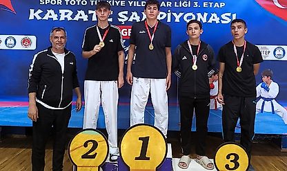 24 İlin Yarıştığı Karate Müsabakalarında Malatyalı Sporcu Zirvede