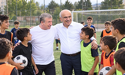 Malatya'ya Futbol Akademisi Geliyor! Tanju Çolak'tan Gençlere Büyük Fırsat