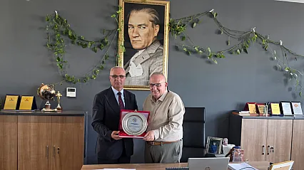 Arguvan'da Doğalgaz Çalışmalarına Katkı Sunan Güngör Ateş'e Teşekkür Plaketi