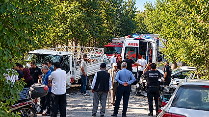 Battalgazi'de Feci Kaza: Araçta Sıkışan Sürücüyü İtfaiye Kurtardı