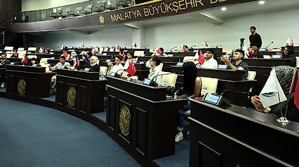 Genç Meclis'te Yeni Dönem Mesajı: 'Sözümüz Gençlerimizin Sözü Olacak'