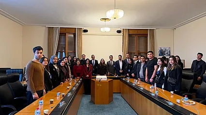 Gençlerden Türkeş Taş'a Yoğun İlgi