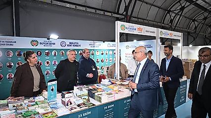 'Gördüğüm En Güzel Fuar Burası!' Malatya Kitap Fuarı'na Övgü Yağdı