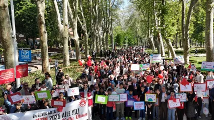 İstanbul'da 'Aile Yılı' yürüyüşü