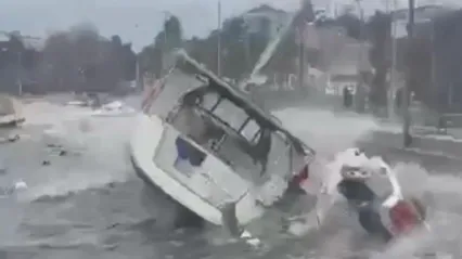 Lodos Deniz Ulaşımını Felç Etti