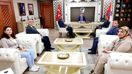 Malatya'da Birlik ve Beraberlik Mesajı: İdareci ve Bürokratlar Birliği'nden Kayhan Ay'a Ziyaret