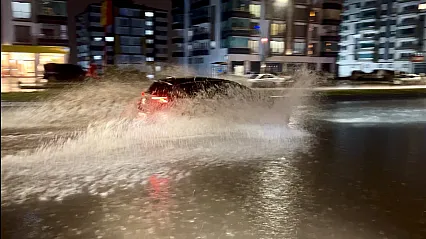 Malatya'da Sağanak Yağış Yolları Göle Çevirdi