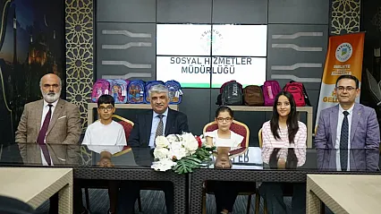Yeşilyurt'ta Öğrencilerin Yüzünü Güldüren Eğitim Desteği