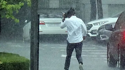 Yurt Genelinde Yağış Alarmı: Sıcaklık Doğu Karadeniz'de Düşecek