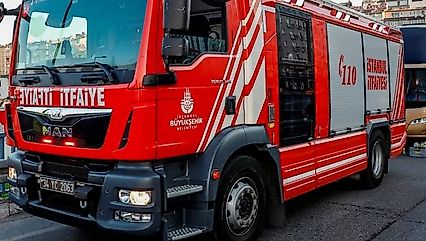 Bakırköy'de otel yangını: 12 kişi yaralandı