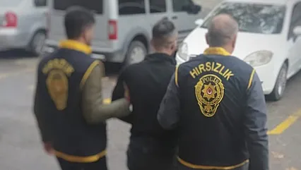 Malatya'da Kuyumcu Soygunu Girişimi Kameralara Takıldı