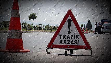 Manisa'da yolcu otobüsü kaza yaptı: 18 yaralı
