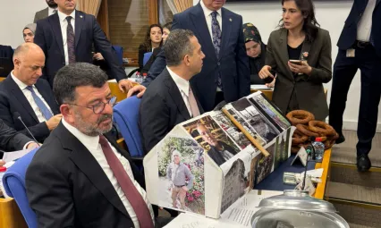 Ağbaba, 'Emekli Taş Kaynatıyor'