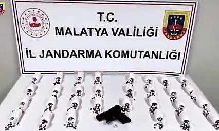 Battalgazi ve Akçadağ'da Uyuşturucu Operasyonu: Ruhsatsız Tabanca da Bulundu