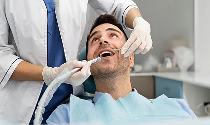 Evde Diş Beyazlatmaya Dikkat: Mine Tabakası Zarar Görebilir