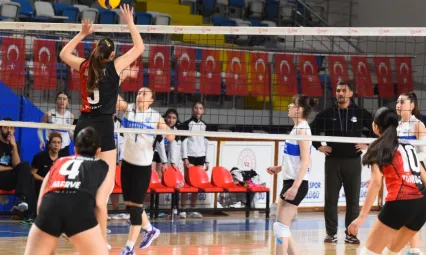 Genç Sultanlar Parkede Fırtına Gibi Esti: 3-0