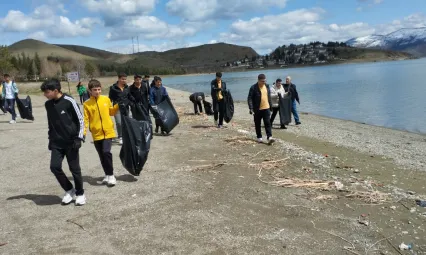 Hazar Gölü'ne Temiz Çevre Yakışır