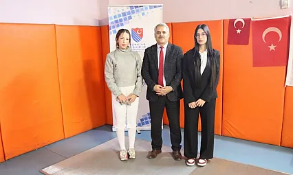 İkiz Kardeşlerden Eskrimde Çifte Gurur