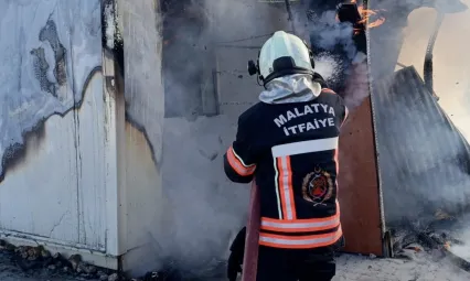 Malatya'da Konteyner Yangını Maddi Hasara Yol Açtı