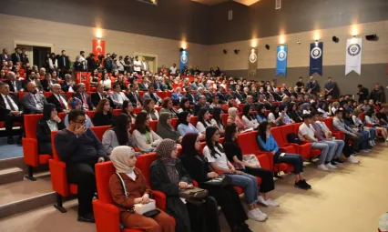 Malatya Turgut Özal Üniversitesinde 'Turgut Özallı Yıllar' Konferansı Düzenlendi
