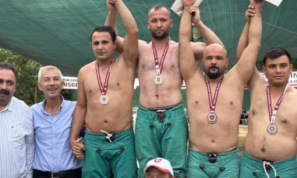 Mor Reyhan Hasadı ve Karakucak Güreşleri Büyük İlgi Gördü