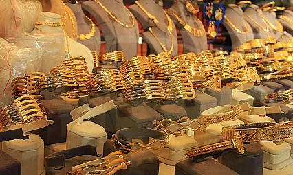 Ticaret Savaşı Korkusu Altını Parlatıyor