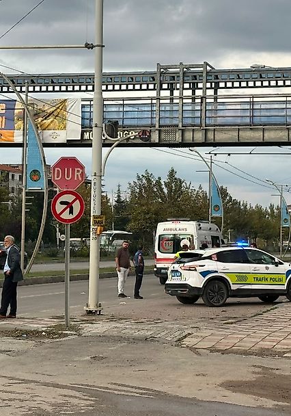 Çevreyolunda kaza: Motosiklet 30 metre sürüklendi, sürücü yaralandı