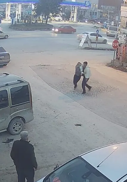 Eşini Darp Edip Silahla Tehdit Etti, Cezaevine Gönderildi